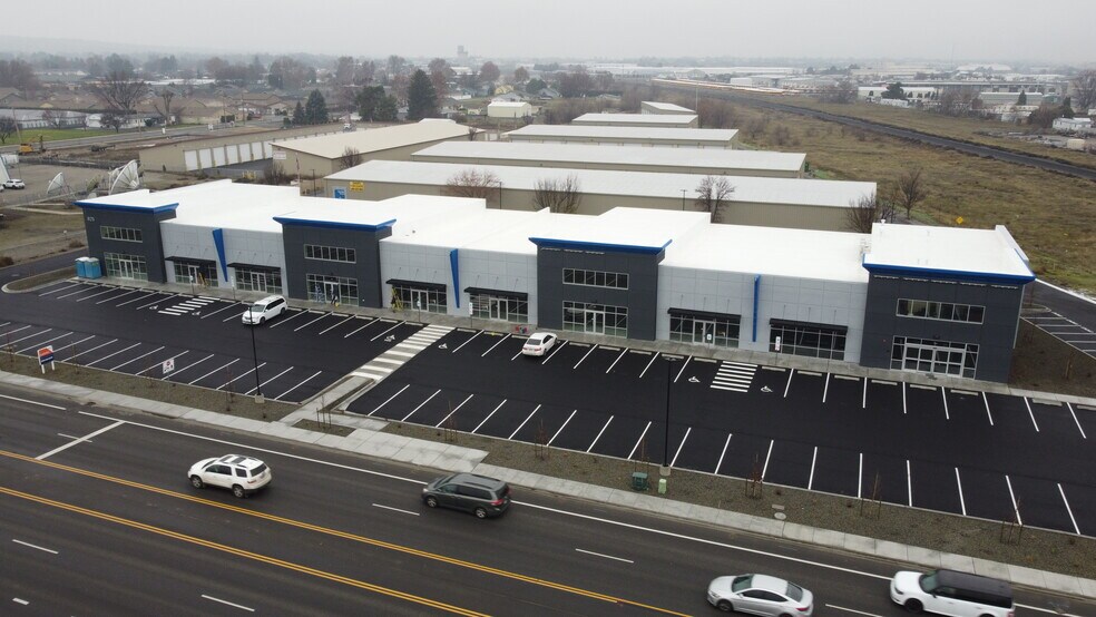 More Photos Of 825 N. Edison Street, Kennewick General Retail For Lease