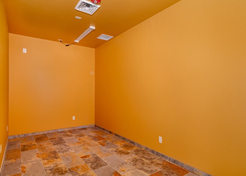 More Photos Of 755 W Washington St, Sequim General Retail For Lease