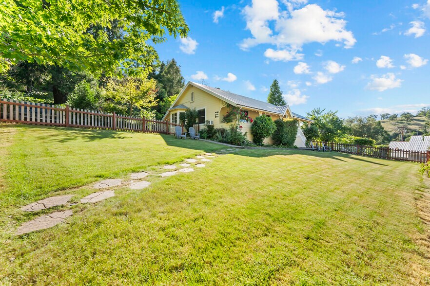 More Photos Of 14202 S State Highway 49, Amador City Hotel For Sale