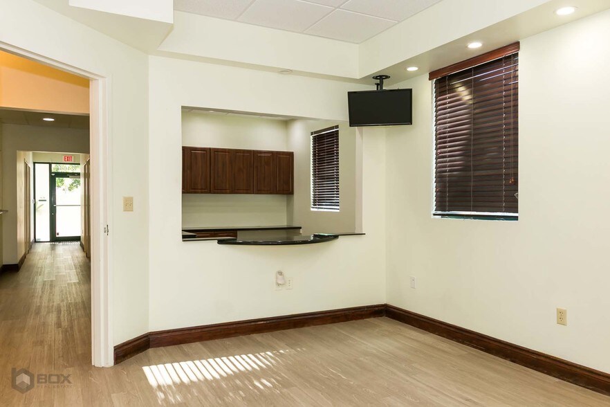 More Photos Of 12460-12468 W Atlantic Blvd, Coral Springs Medical For Lease