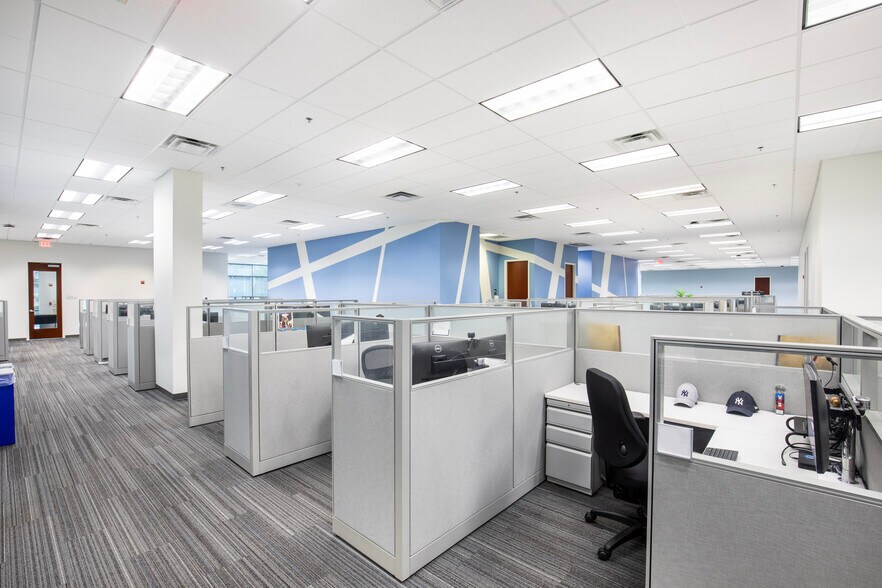 More Photos Of 70 S Keller Rd, Orlando Office For Sale
