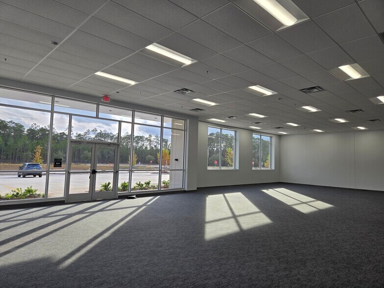 More Photos Of 5550 POW-MIA Memorial Pkwy, Jacksonville Distribution For Lease