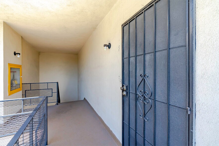 More Photos Of 741 S Hobart Blvd, Los Angeles Apartments For Sale
