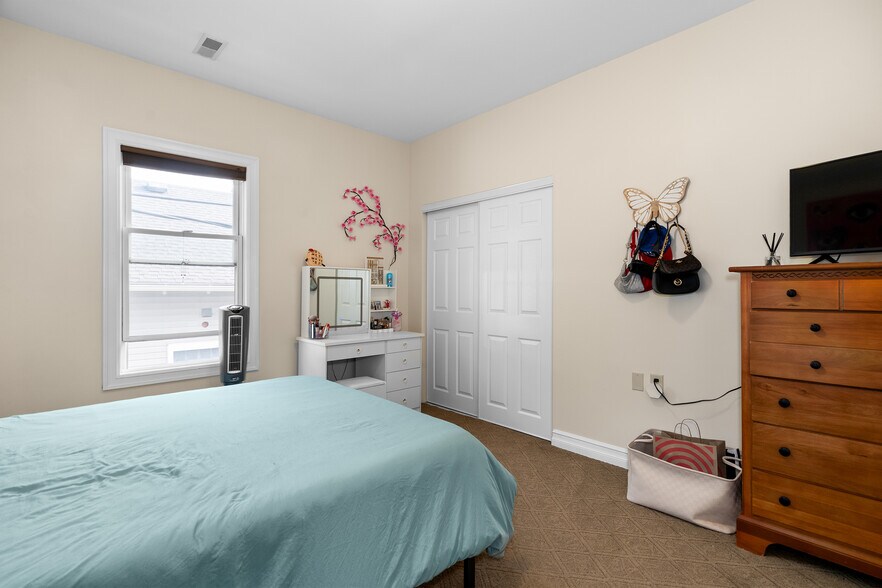More Photos Of 1537 Hertel Ave, Buffalo Flex For Sale