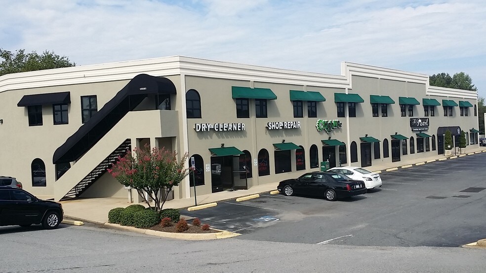 More Photos Of 19507 W Catawba Ave, Cornelius Freestanding For Lease