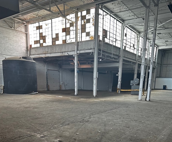 More Photos Of 13881 Elmira St, Detroit Industrial For Sale