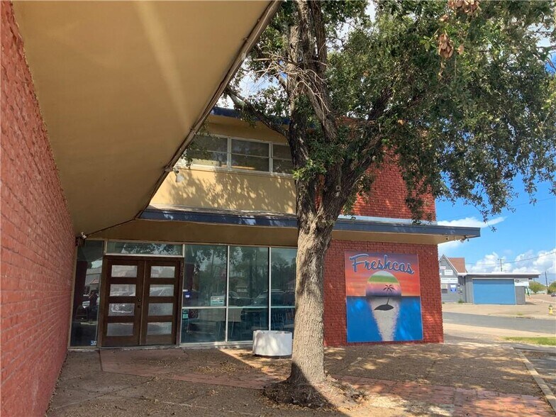 More Photos Of 2001 S Staples St, Corpus Christi Office For Sale