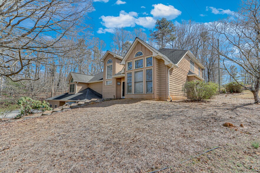 More Photos Of 134 Professional Dr, Baldwin Office Residential For Sale