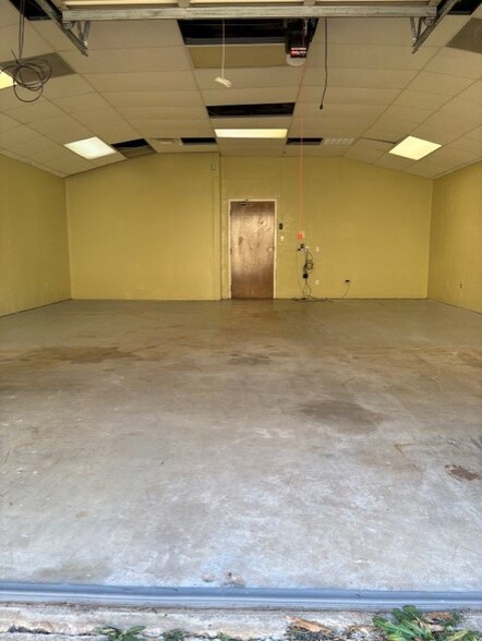 More Photos Of 800 W Rock Creek Rd, Norman Office For Lease