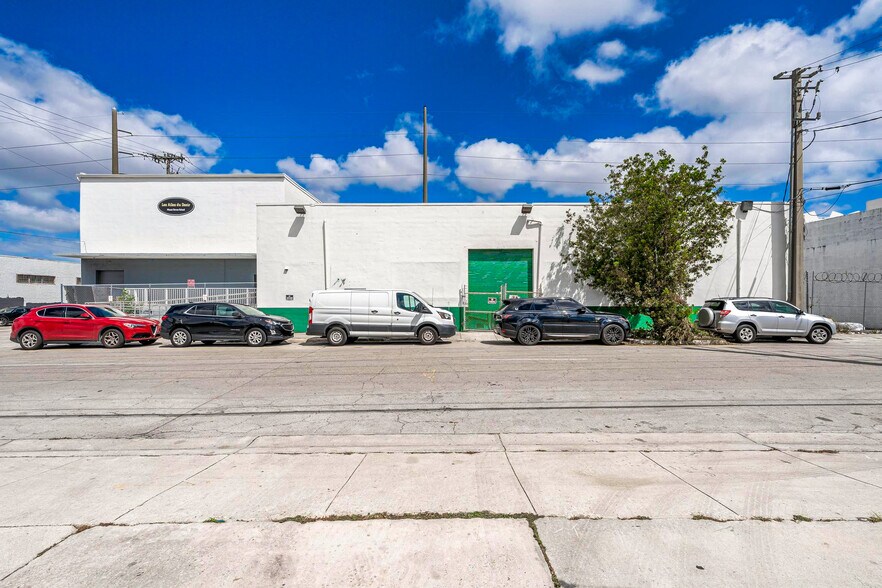 More Photos Of 1390 NW 22nd St, Miami Refrigeration Cold Storage For Sale