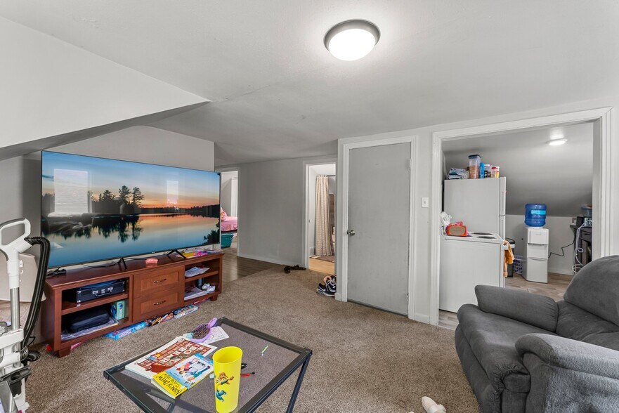 More Photos Of 820 N 6th St, Montevideo Apartments For Sale