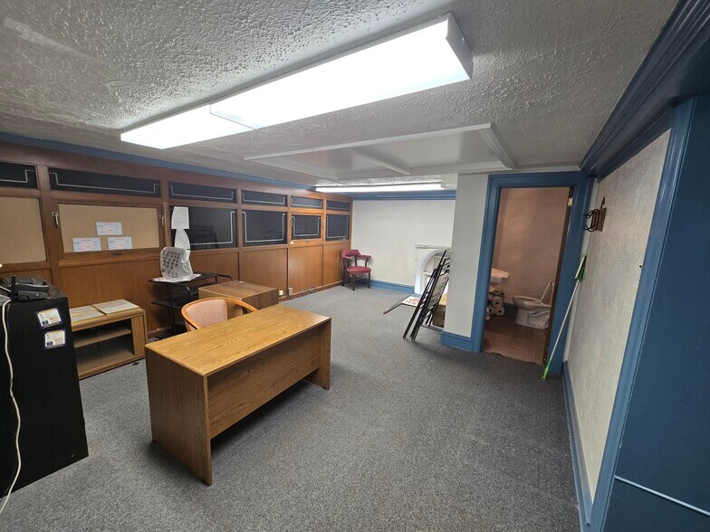 More Photos Of 362-372 E Main St, Collegeville Storefront For Lease