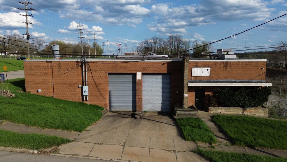 More Photos Of 15 S Worthington St, Youngstown Warehouse For Sale