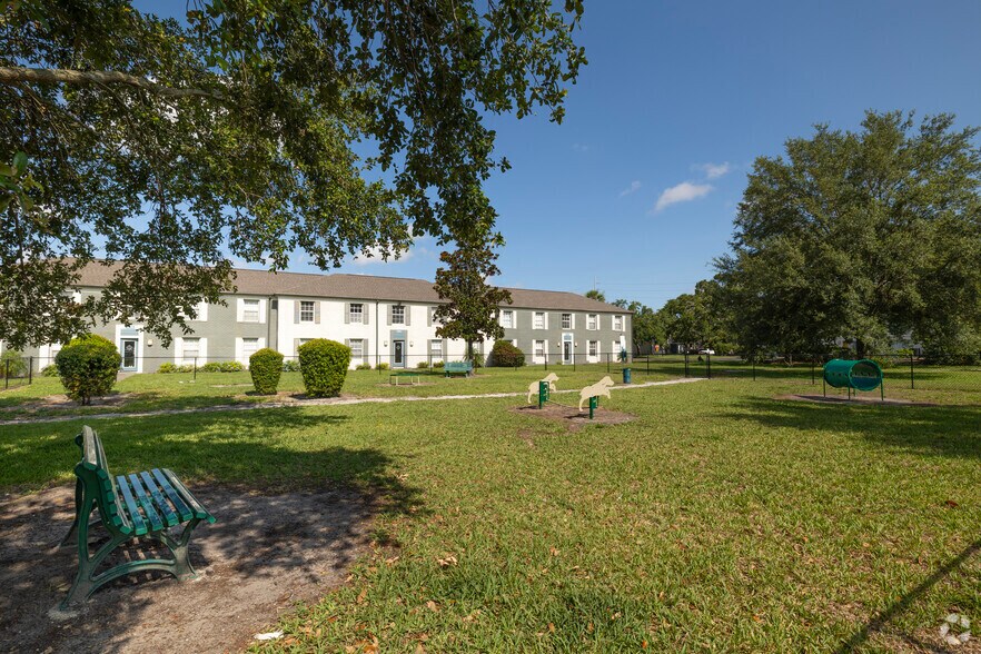 More Photos Of 6900 Concord Dr, Tampa Apartments For Sale