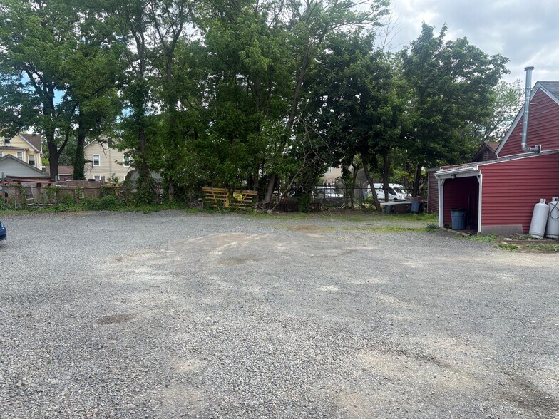 More Photos Of 34 North Ave, Garwood Freestanding For Lease