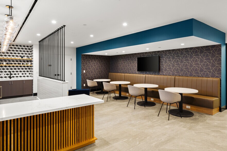 More Photos Of 1200 Crown Colony Dr, Quincy Business Park For Lease