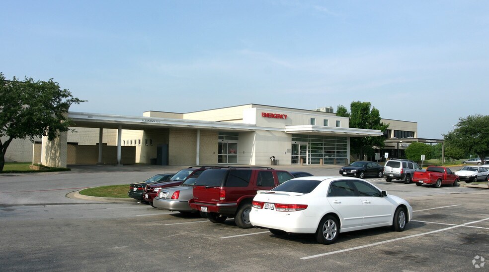 More Photos Of 2700 W Pleasant Run Rd, Lancaster Medical For Lease
