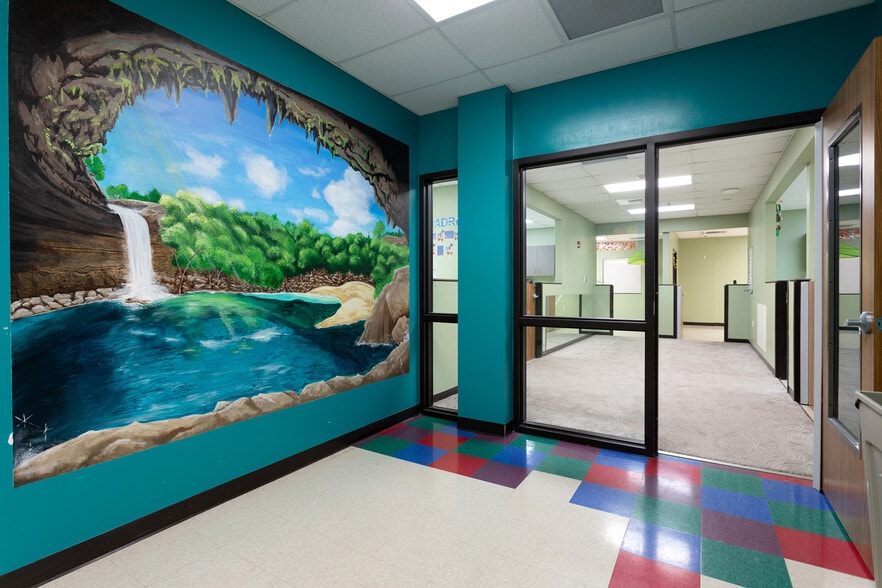 More Photos Of 4308 N Quinlan Park Rd, Austin Storefront Retail Office For Sale