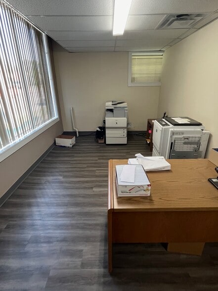 More Photos Of , Des Moines Office For Sale