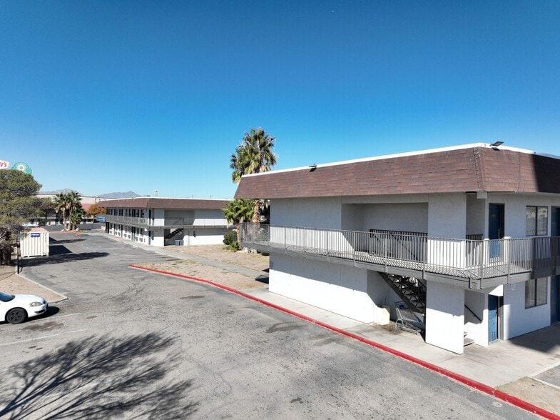 More Photos Of 11049 W Gateway Blvd, El Paso Hotel For Sale