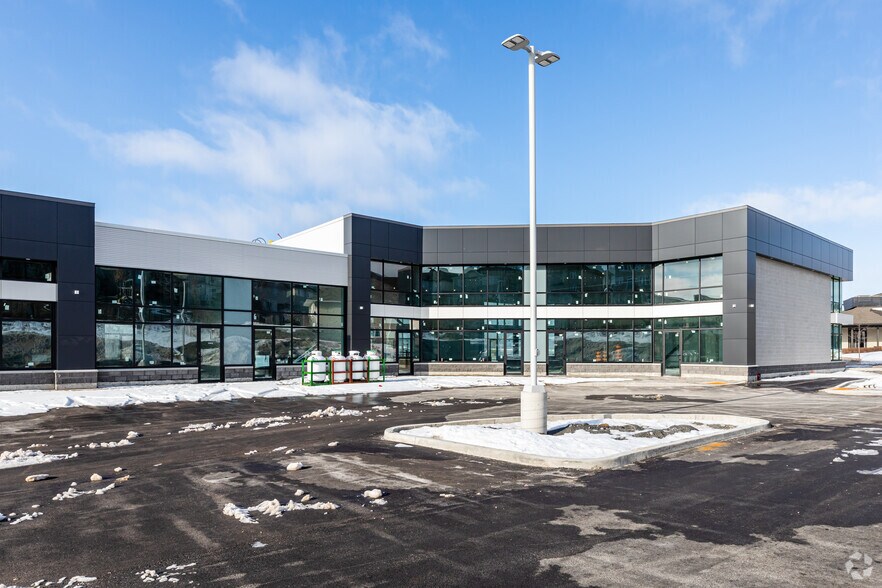 More Photos Of 471 Terry Fox Dr, Kanata General Retail For Lease