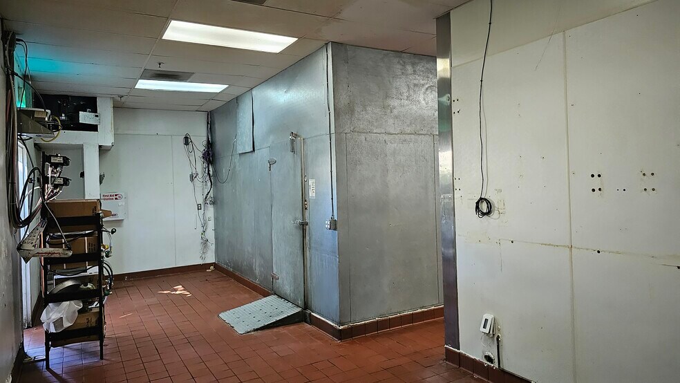 More Photos Of 2878 Zinfandel Dr, Rancho Cordova Restaurant For Lease