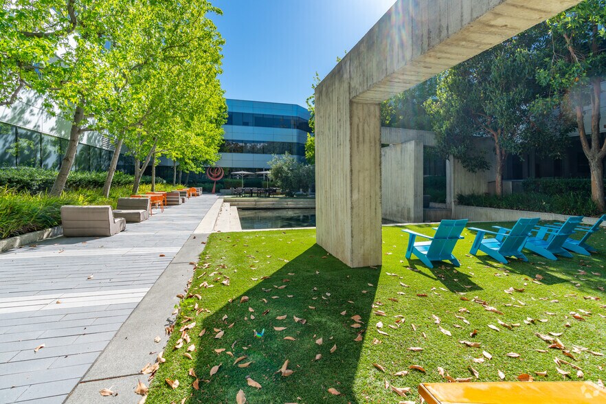 More Photos Of 1900 S Norfolk St, San Mateo Office For Sale
