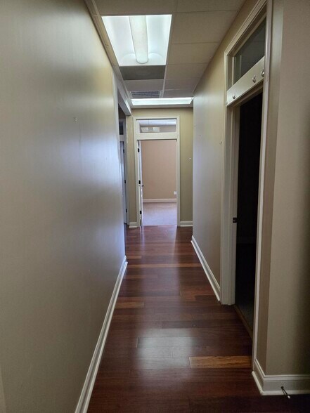 More Photos Of 2505-2511 Seven Springs Blvd, New Port Richey Office For Sale