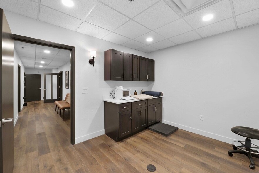 More Photos Of 5620 W Thunderbird Rd, Glendale Medical For Sale