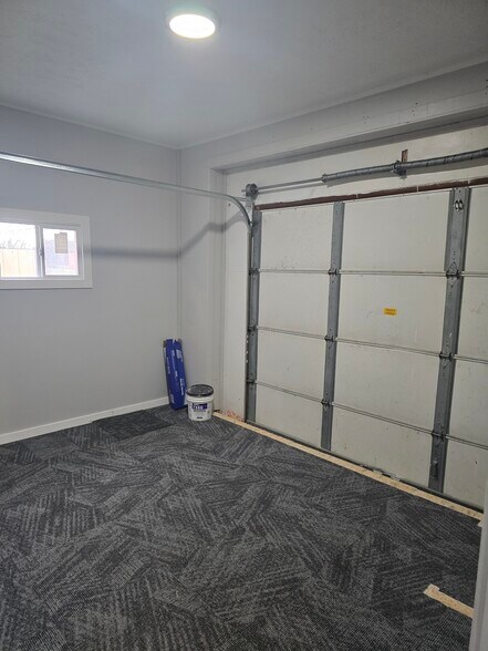 More Photos Of 433 Oberlin Rd, Elyria Storefront Retail Office For Sale