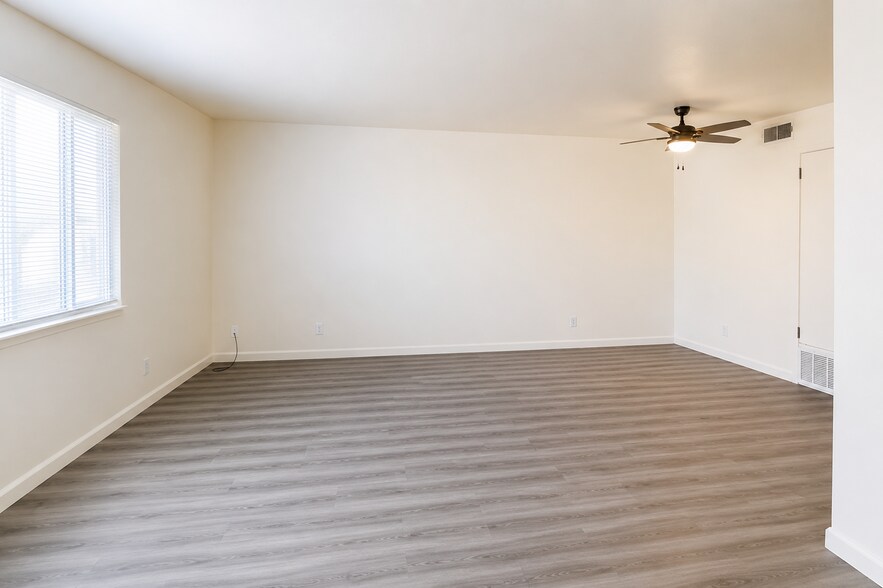 More Photos Of 4624 Ashdale Ct, Sacramento Apartments For Sale