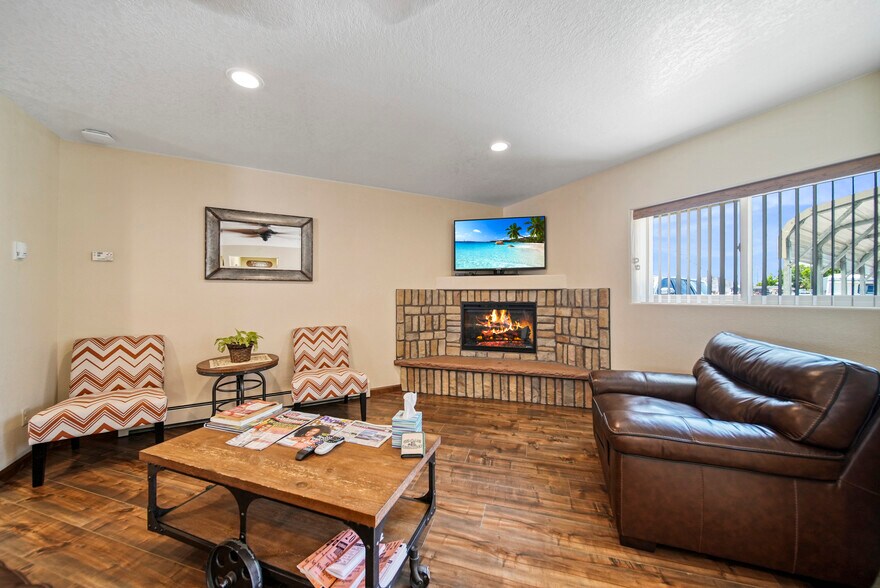 More Photos Of 60 Hickory Ave, Akron Hotel For Sale