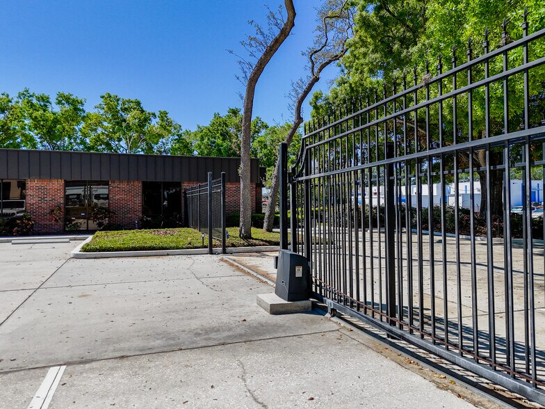 More Photos Of 5421 N 59th St, Tampa Office For Sale