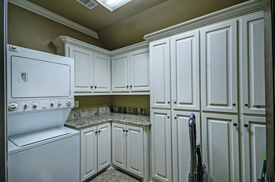 More Photos Of 1237 Highway 35, Forest Medical For Sale