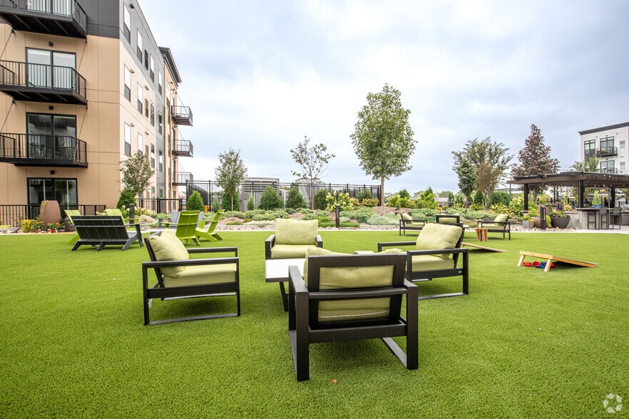 More Photos Of 800 Cretin Ave S, Saint Paul Apartments For Lease