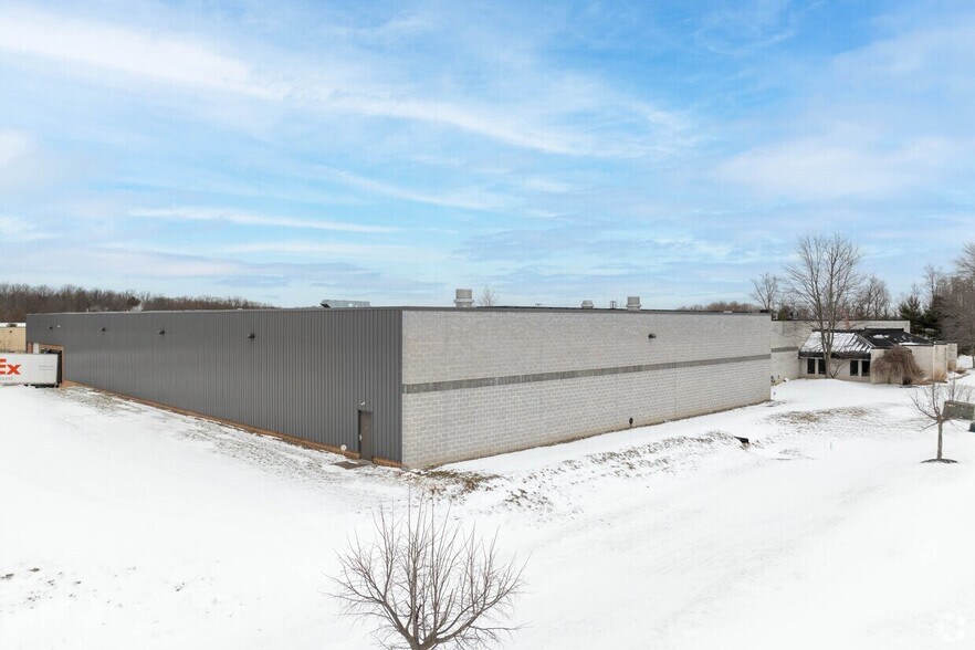 More Photos Of 2377 Enterprise Pky, Twinsburg Warehouse For Lease