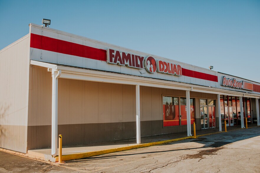 More Photos Of 915 N Washington St, Kokomo Freestanding For Sale