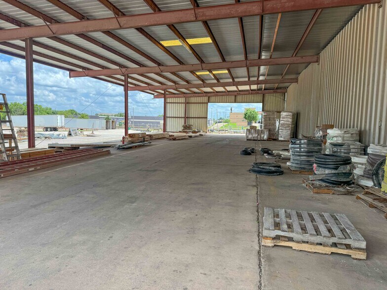 More Photos Of 7200 S Sooner Rd, Oklahoma City Warehouse For Lease