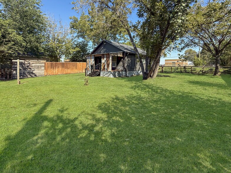 More Photos Of 703 E Main St, Little River Academy Flex For Sale