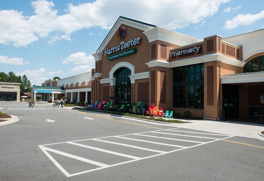More Photos Of 2120 Wayne Memorial Dr, Goldsboro Supermarket For Lease