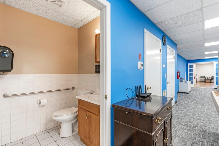 More Photos Of 230 Us Highway 206, Flanders Medical For Sale