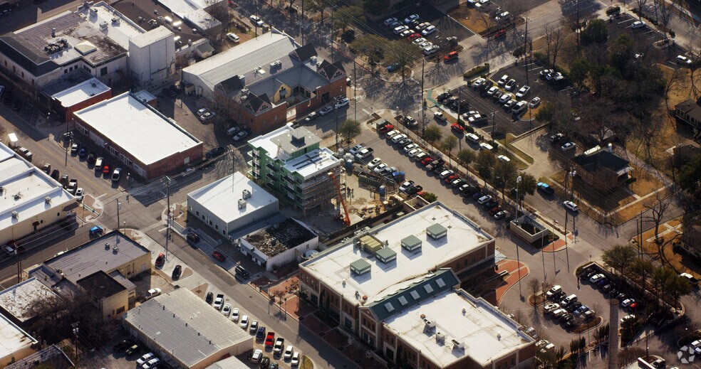 More Photos Of 810 S Rock St, Georgetown Apartments For Lease