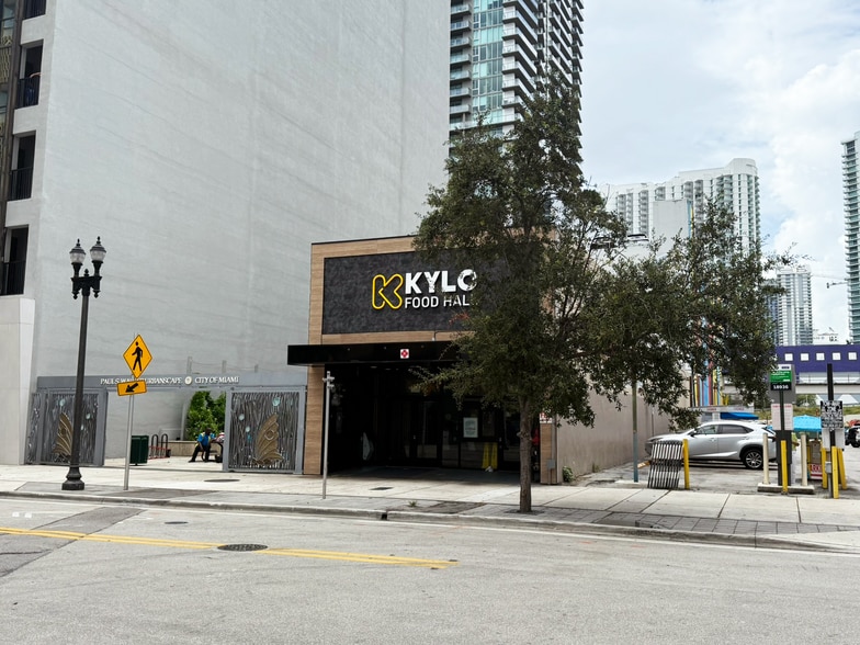 More Photos Of 50 W Flagler St, Miami Fast Food For Lease