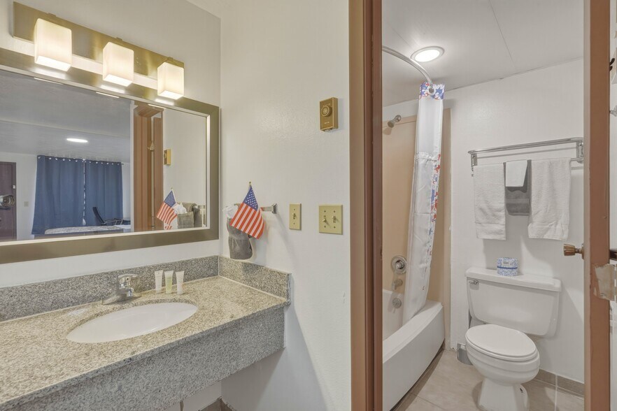 More Photos Of 311 E Main St, Vernal Hotel For Sale