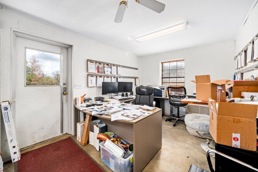 More Photos Of 1525 E Club Blvd, Durham Warehouse For Lease