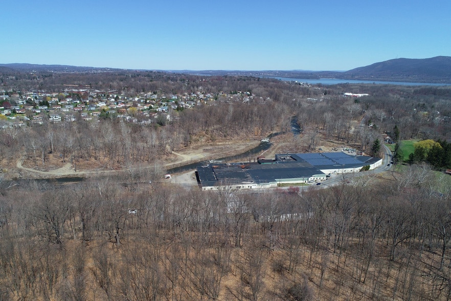 More Photos Of 112 Forge Hill Rd, New Windsor Township Warehouse For Lease