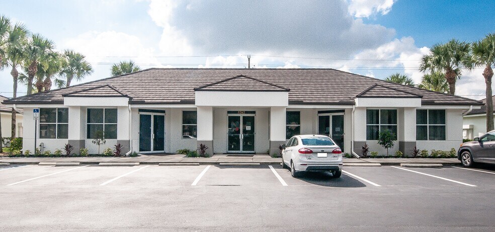 Primary Photo Of 5262 Golden Gate Pky, Naples Office For Lease