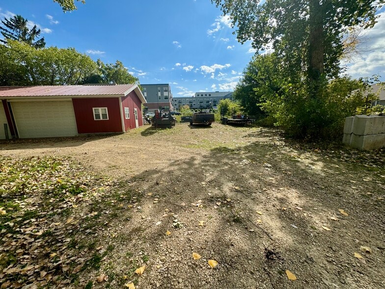 More Photos Of 112 N Madison St, Waunakee Warehouse For Sale