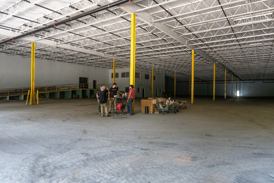 More Photos Of 144 Water st, Old Fort Warehouse For Lease