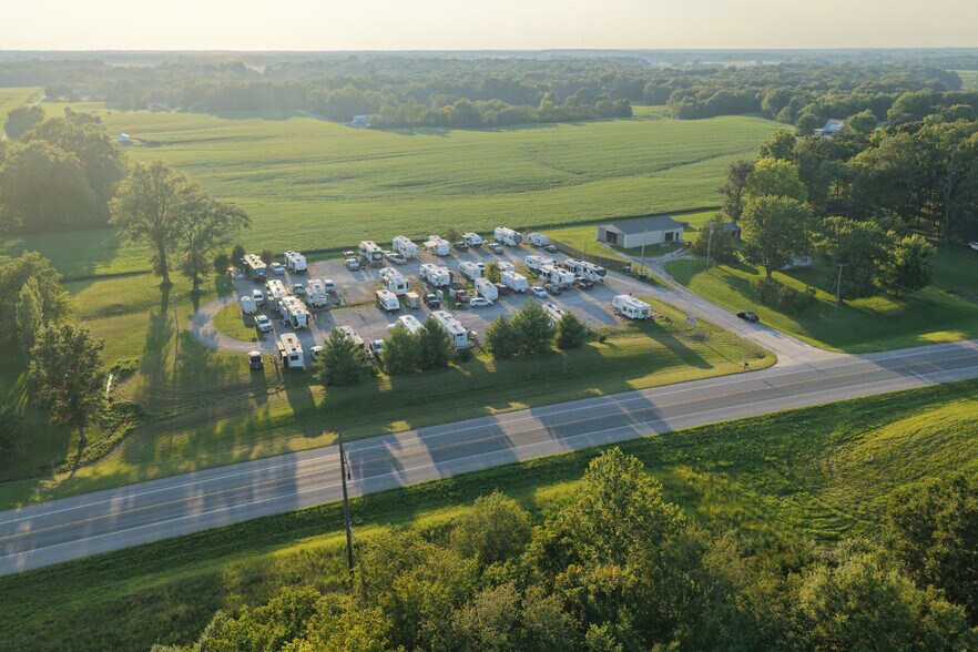 More Photos Of 5184 State Route 127, Pinckneyville Trailer Camper Park For Sale